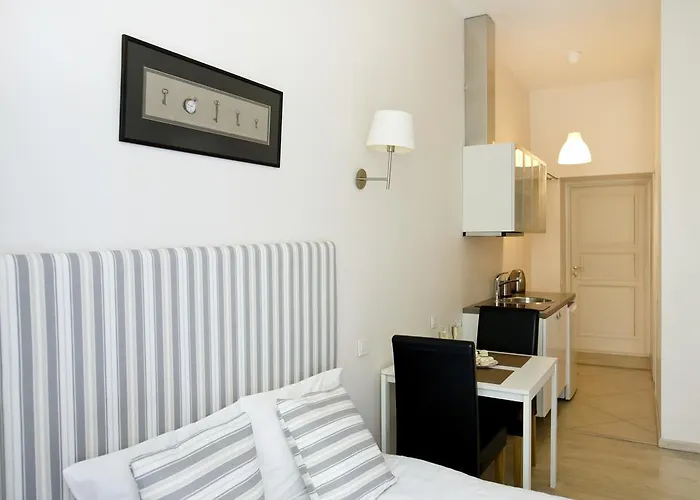 Cozy Studio In Old Town By Urban Rent